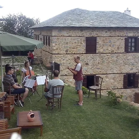 Iliopetra بيت ضيافة Agios Lavrentios