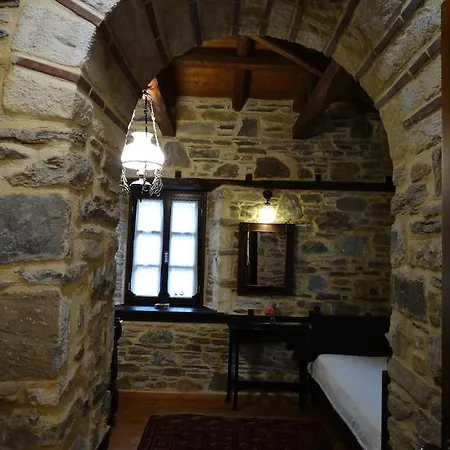 بيت ضيافة Iliopetra 4*