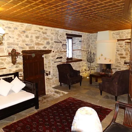 بيت ضيافة Iliopetra 4*